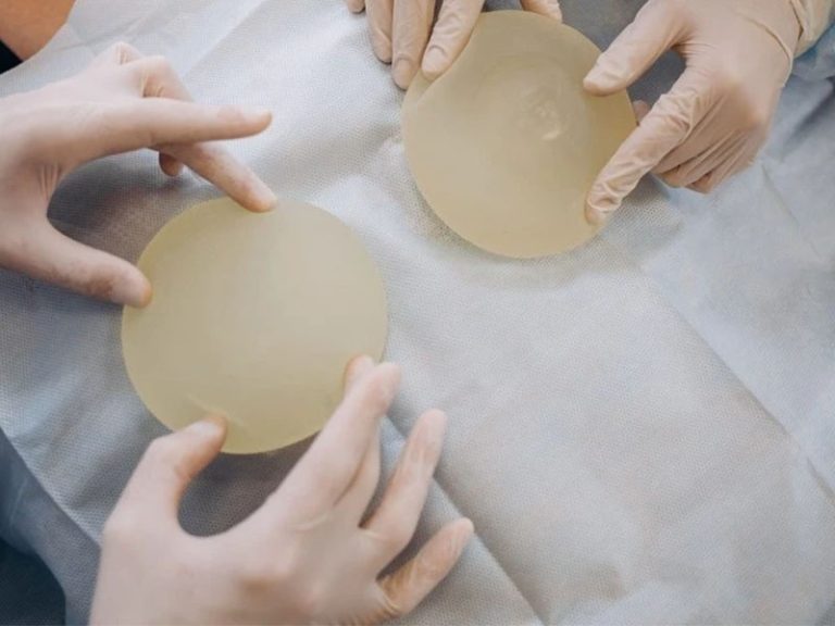 پروتز سینه گرد